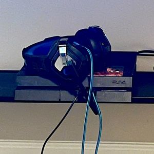 Ps4 with 2 controllers and brand new headset